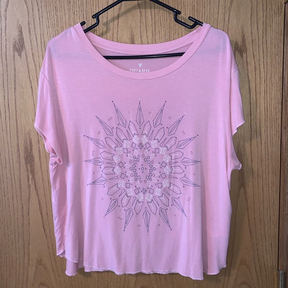 American Eagle pink tshirt